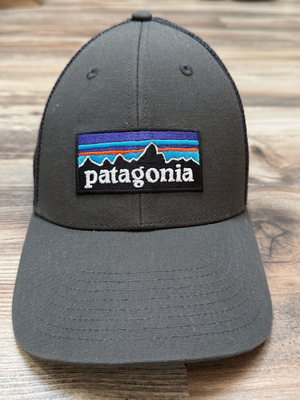 Patagonia P-6 Logo Trucker Hat Forge Grey Mesh Snapback 38289